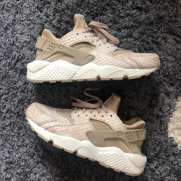 cream and gold huaraches